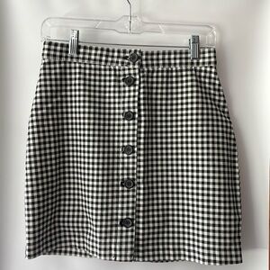 Cute black and white checkered skirt!